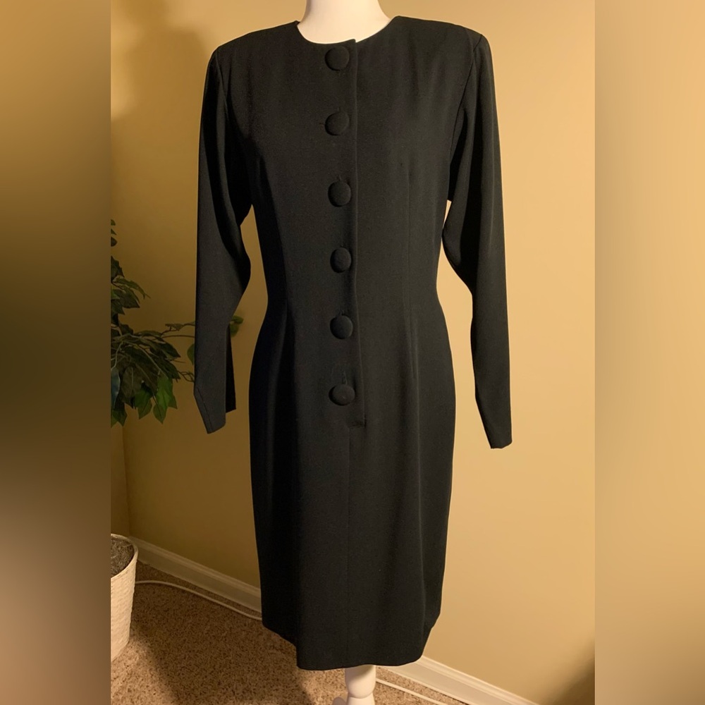 EUC Dress: Black Knit, Large Cool Fabric Buttons, Figure-Flattering, Long Sleeve